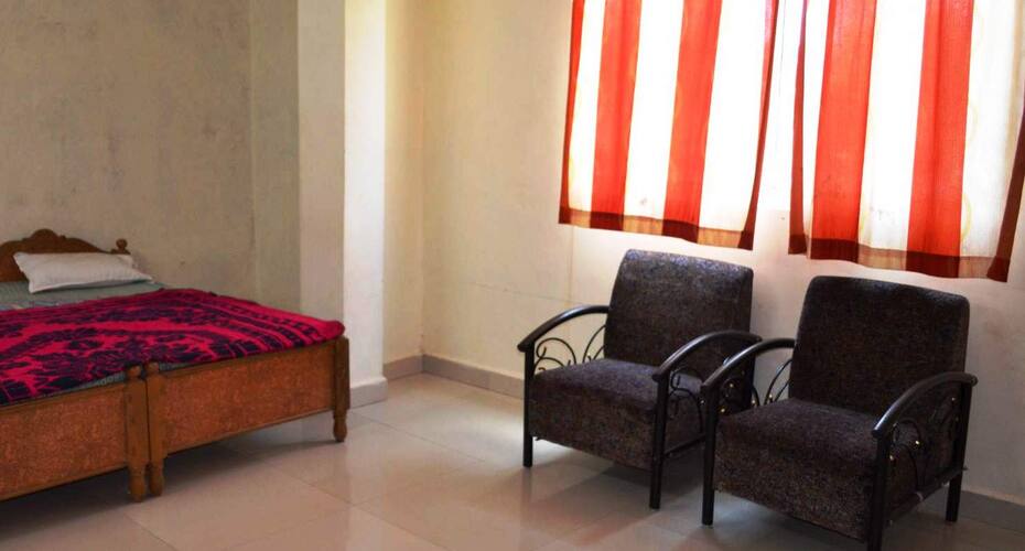 Hotel Pushpak Dham, Pachmarhi 4